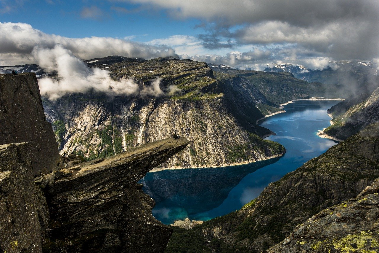 water, trolltunga, ringedalsvannet